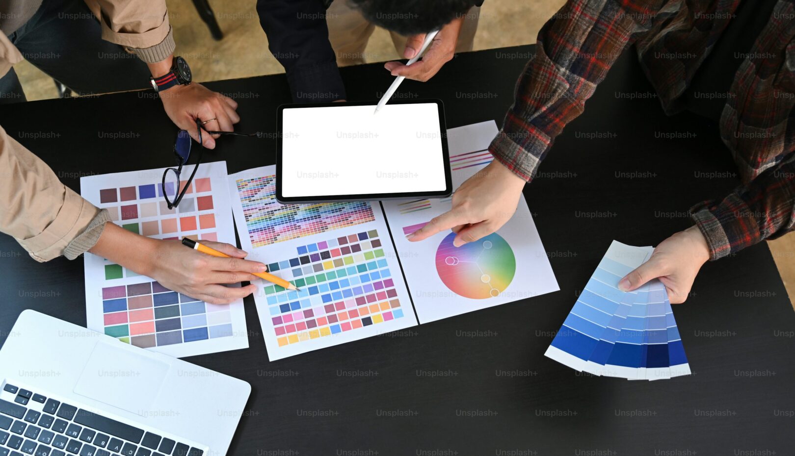 Branding & Creative Design